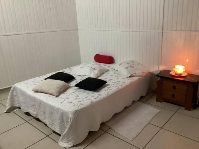 Appartement Dans Propriete Reposante Saint-Benoît Exteriör bild